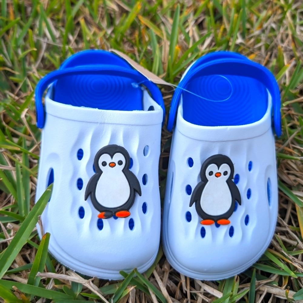 NWT Kids Clogs in sizes 12M to 3/4, Durable and Long-lasting, cute penguin charm